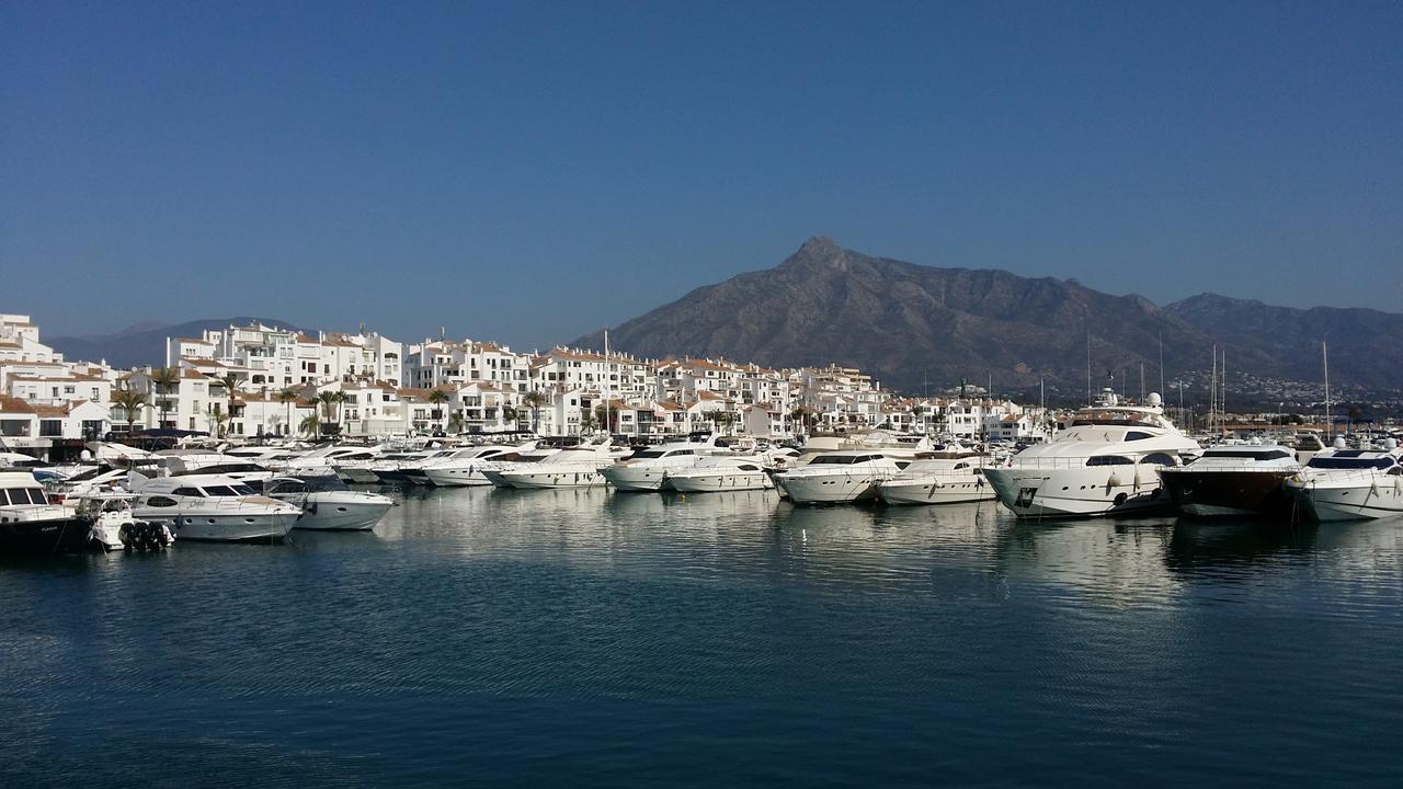 Banus Lodge Marbella Bagian luar foto